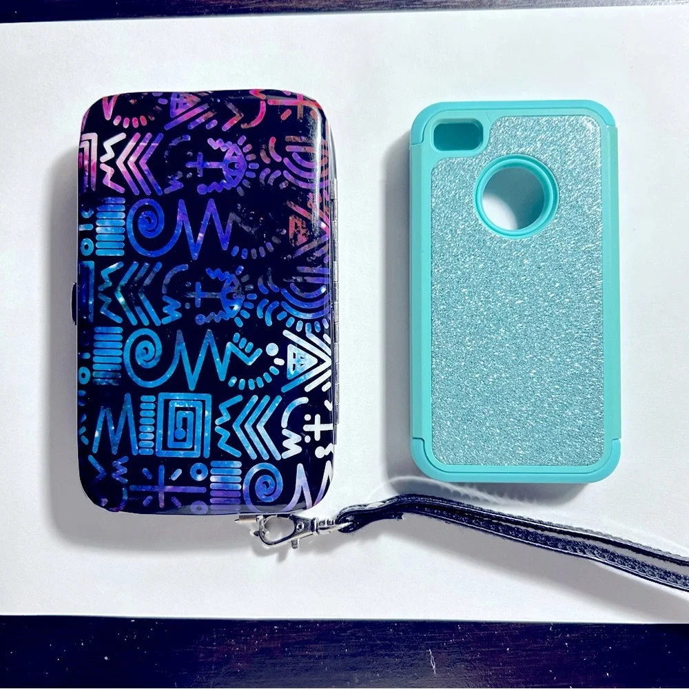 Set of 2 iPhone 4 cases